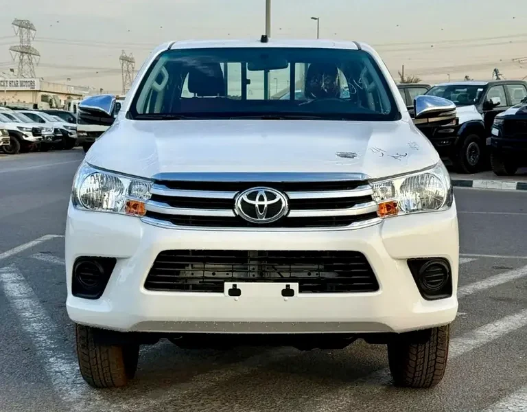 2026 Toyota Hilux SR5 4 Cylinders Petrol Engine White Red Pickup Truck GCC Specs