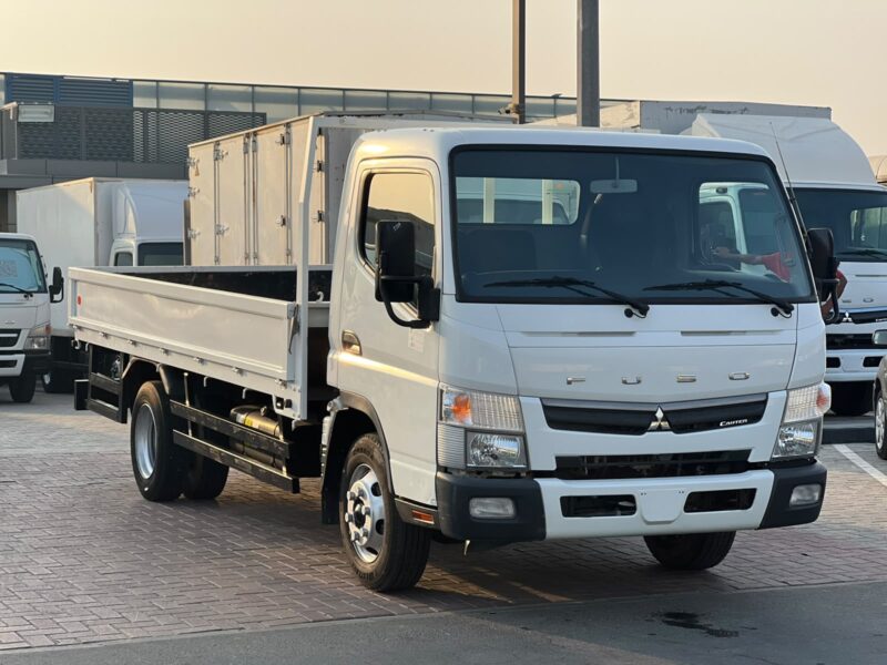 2021 Mitsubishi Canter 14FT 4.2L 4 Cylinders Diesel Engine White Black GCC Specs MT