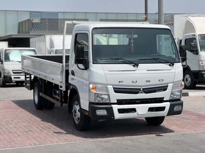 2025 Mitsubishi Canter 14FT Manual 4.2 Litres 4 Cylinders Diesel Engine White Black Truck GCC