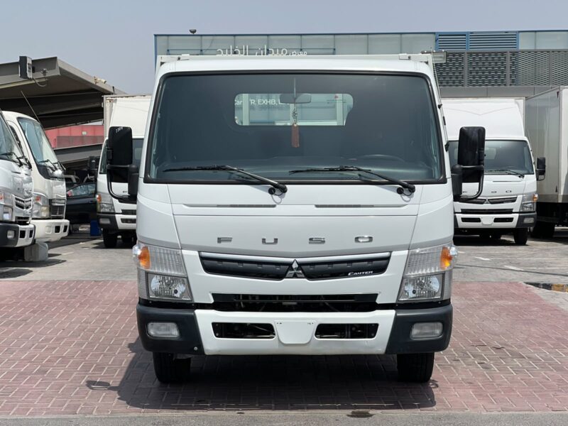 2025 Mitsubishi Canter 14FT Manual 4.2 Litres 4 Cylinders Diesel Engine White Black Truck GCC