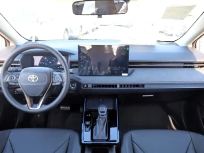 2026 Toyota Corolla 1.8 Litres 4 Cylinders Petrol Engine White Black Sedan Chinese Specs