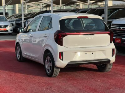 2024 Kia Picanto 1.2 Litres 4 Cylinders Petrol Engine White Grey Hatchback GCC Specs