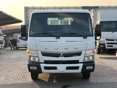 2021 Mitsubishi Canter 14FT 4.2L 4 Cylinders Diesel Engine White Black GCC Specs MT