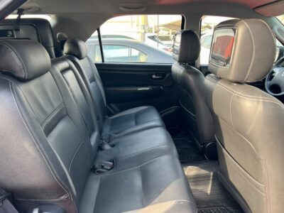 2015 Toyota Fortuner 4.0 Litres 6 Cylinders Petrol Engine Black GCC Specs Automatic