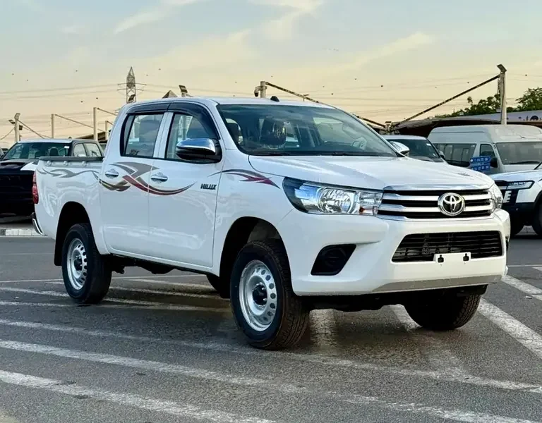 2026 Toyota Hilux SR5 4 Cylinders Petrol Engine White Red Pickup Truck GCC Specs