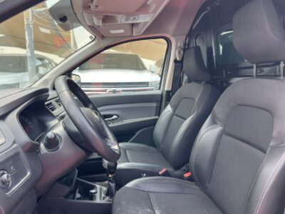 2023 Renault Express Van Manual 1.5 Litres 4 Cylinders Petrol Engine White Grey GCC Specs