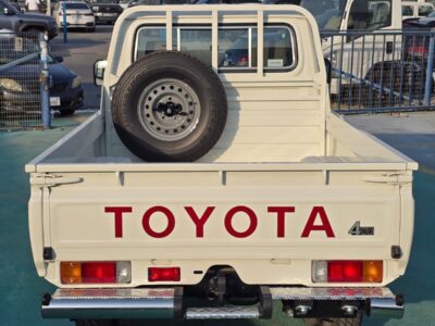2026 TOYOTA LAND CRUISER 79 SINGLE CAB 2.8L TURBO DIESEL White Brown Pickup Truck