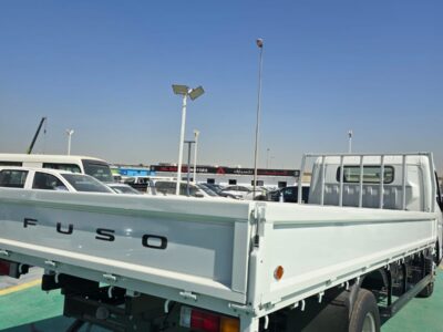 2026 Mitsubishi CANTER BOX 3.0-liter 4-cylinder Turbo Diesel Engine White Black Truck GCC