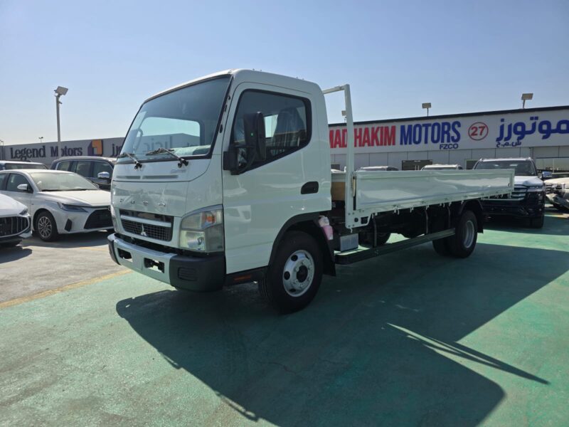 2026 Mitsubishi CANTER BOX 3.0-liter 4-cylinder Turbo Diesel Engine White Black Truck GCC