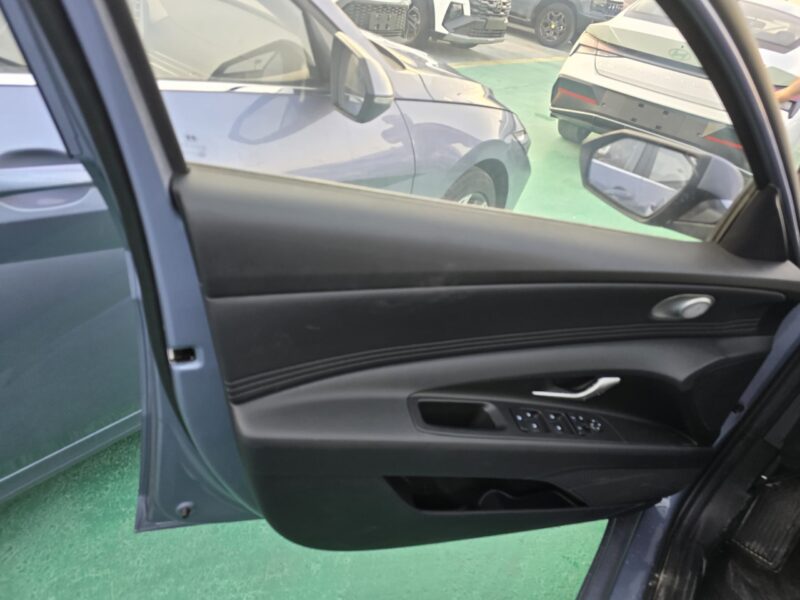 2026 HYUNDAI ELANTRA 1.5 Litres 4 Cylinders Petrol Engine Blue Black Sedan GCC Specs
