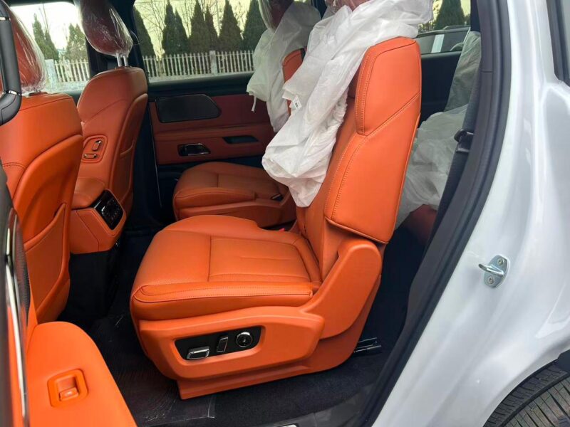 2027 ROX 01 VIP AWD 7-Seater1.5 Turbo 4 cylinders Petrol Engine White Orange SUV GCC