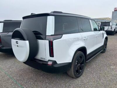 2027 ROX 01 VIP AWD 7-Seater1.5 Turbo 4 cylinders Petrol Engine White Orange SUV GCC
