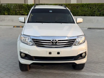 2015 Toyota Fortuner EXR 2.7 Litres 4-Cylinder Petrol Engine White Beige SUV GCC Specs