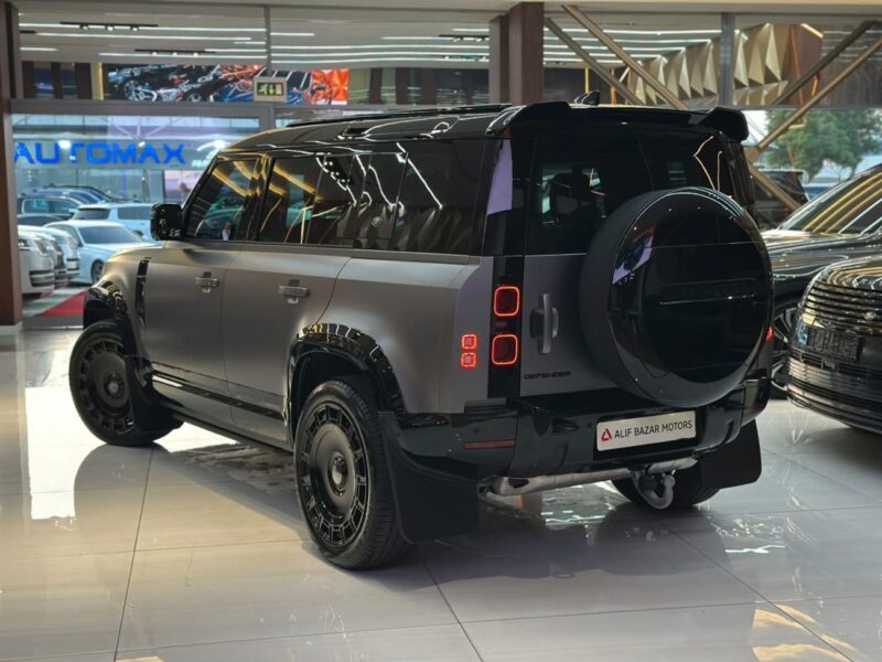 2023 Land Rover Defender P400 SE X Dynamics 3.0L 6 Cylinders Petrol Engine Silver White SUV