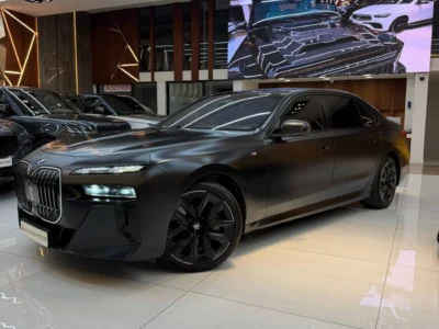 2023 BMW 760i xDRIVE M SPORT 4.4 Liters 8 Cylinders Petrol Engine Black Tan Sedan GCC