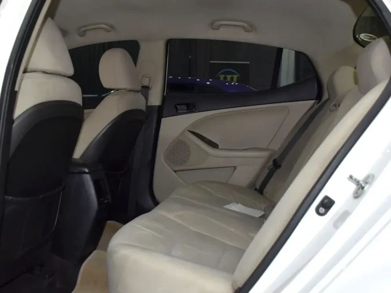 2014 Kia Optima EX 2.4 Litres 4 Cylinders Petrol Engine White Beige Sedan GCC Specs