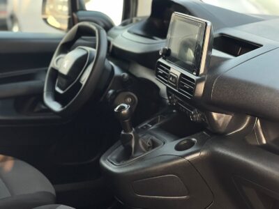 2023 Peugeot Partner 1.6 Litres 4 Cylinders Petrol Engine Manual White Grey Van GCC Specs