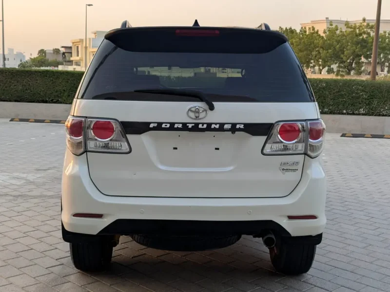 2015 Toyota Fortuner EXR 2.7 Litres 4-Cylinder Petrol Engine White Beige SUV GCC Specs
