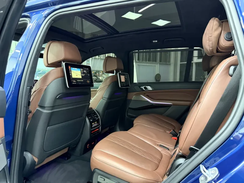 2020 BMW X7 xDrive40i M Sport 3.0L TwinPower Turbo inline-6 Engine Blue Brown SUV GCC