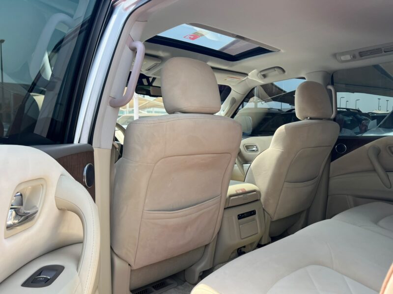 2016 Nissan Patrol LE 5.6 Litres V8 Petrol Engine Silver Beige SUV GCC Specs Clean Condition