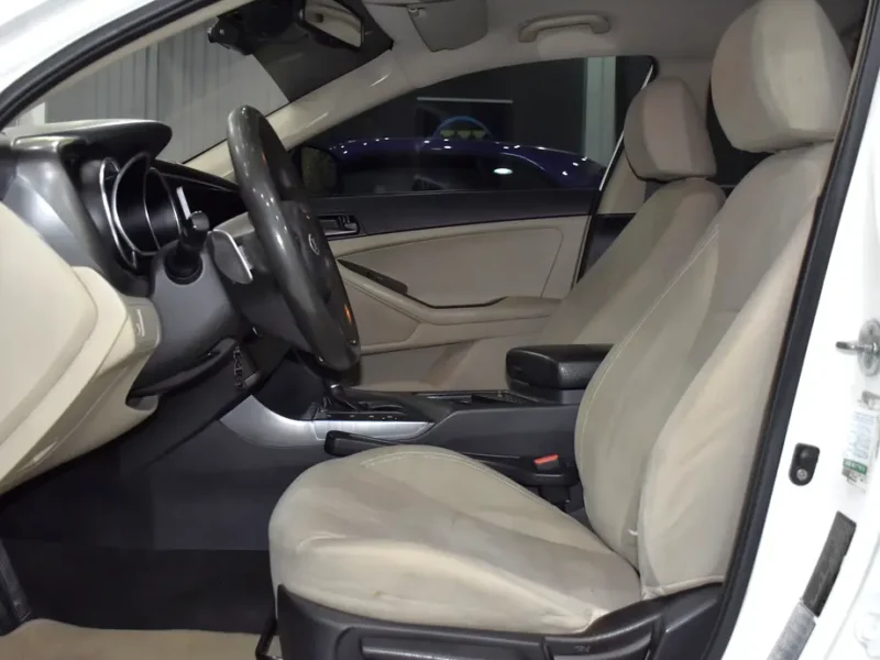 2014 Kia Optima EX 2.4 Litres 4 Cylinders Petrol Engine White Beige Sedan GCC Specs