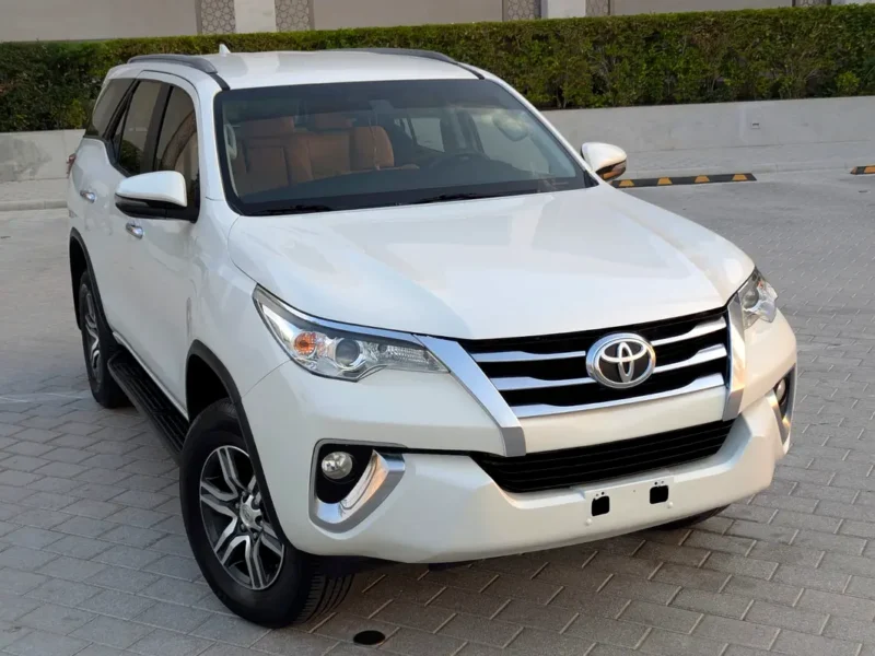 2020 Toyota Fortuner EXR 2.7 Litres 4-Cylinder Petrol Engine White Beige SUV GCC Specs