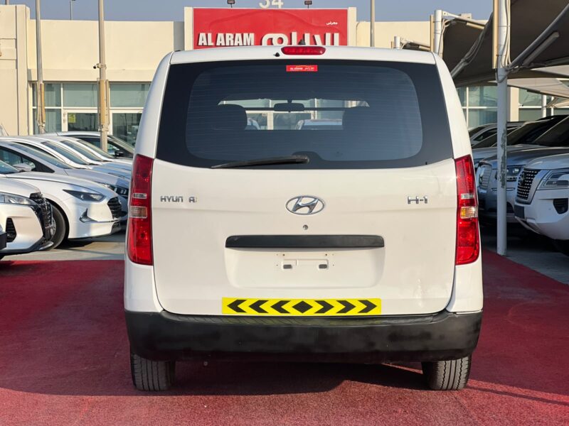 2021 Hyundai H1 3 Seats 2.4 Litres 4 Cylinders Petrol Engine White Grey Van Manual GCC Specs