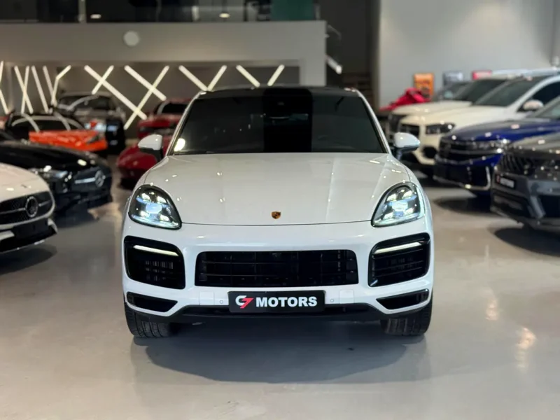 2022 Porsche Cayenne Coupé 3.0L Turbocharged V6 Petrol Engine White Red SUV GCC Specs