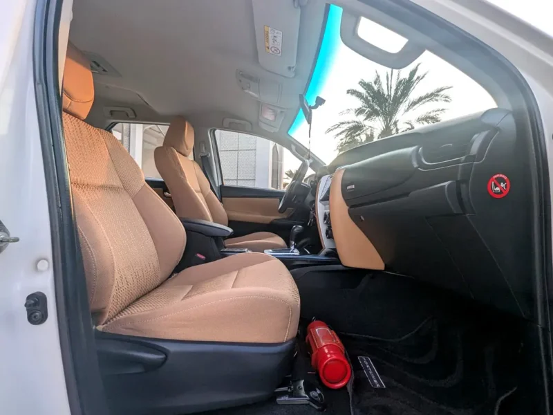 2020 Toyota Fortuner EXR 2.7 Litres 4-Cylinder Petrol Engine White Beige SUV GCC Specs