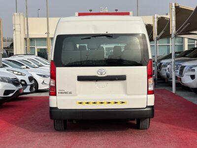 2025 Toyota Hiace 13 Seats 3.5 Litres 6 Cylinders Petrol Engine White Grey Van Manual GCC