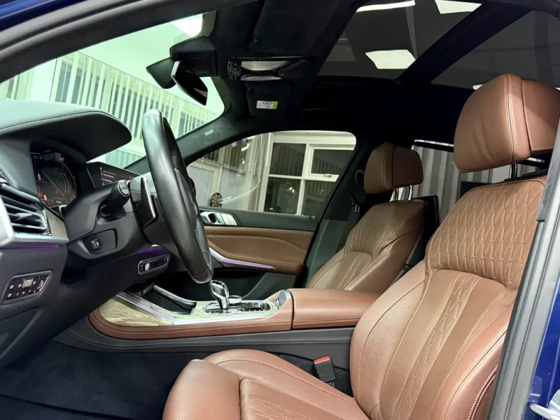 2020 BMW X7 xDrive40i M Sport 3.0L TwinPower Turbo inline-6 Engine Blue Brown SUV GCC