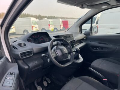 2023 Peugeot Partner 1.6 Litres 4 Cylinders Diesel Engine Manual White Grey Van GCC Specs