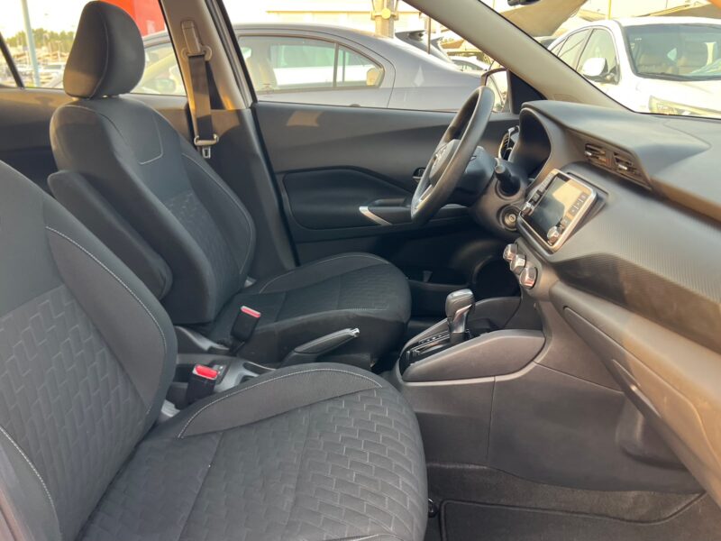 2024 Nissan Kicks 1.6 Liters 4 Cylinders Petrol Engine White Black SUV GCC Specs Automatic