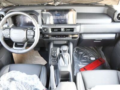 2027 TOYOTA FJ CRUISER 2.7 Litres 4 Cylinders Petrol Engine Black SUV GCC Specs