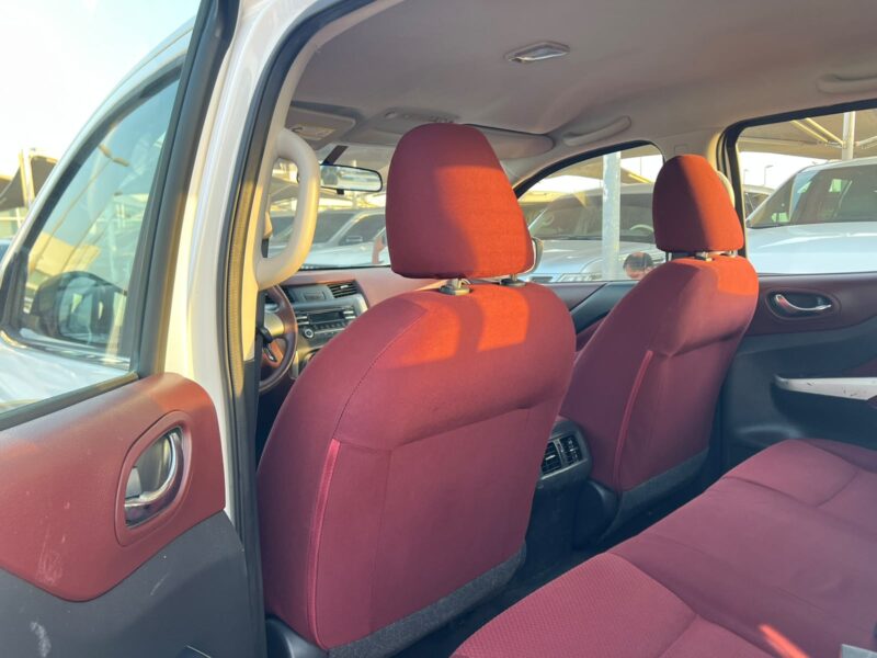 2020 Nissan Navara 2.5 Litres 4 Cylinders Petrol Engine White Red Pickup Truck GCC Specs