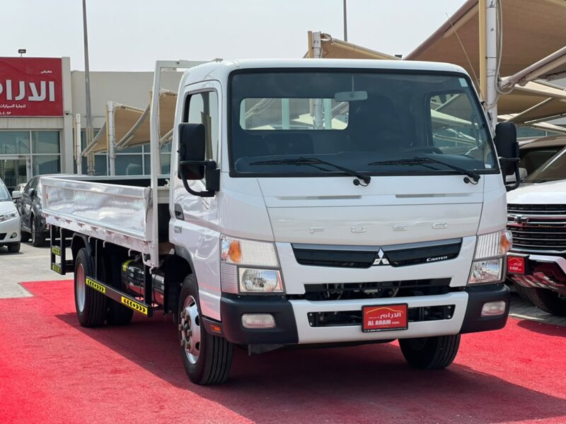 2025 Mitsubishi Canter 16FT Manual 4.2L 4 Cylinders Diesel Engine White Black Truck GCC