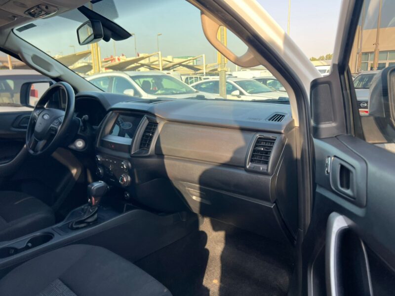 2022 Ford Ranger 2.2 Litres 4 Cylinders Turbo Diesel Engine White Black Pickup Truck GCC