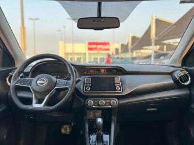 2024 Nissan Kicks 1.6 Liters 4 Cylinders Petrol Engine White Black SUV GCC Specs Automatic