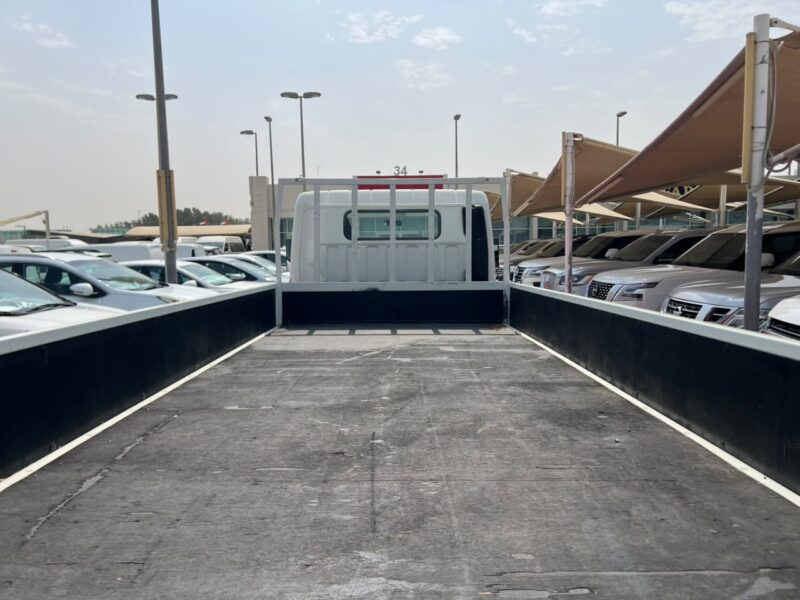 2025 Mitsubishi Canter 16FT Manual 4.2L 4 Cylinders Diesel Engine White Black Truck GCC