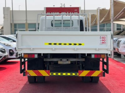2025 Mitsubishi Canter 16FT Manual 4.2L 4 Cylinders Diesel Engine White Black Truck GCC