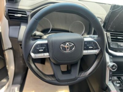 2024 Toyota Land Cruiser VXR 3.3L twin-turbo 6 Cylinders Diesel Engine White Red SUV GCC