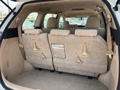2020 Toyota Previa 8 Seats 2.4 Litres V4 Petrol Engine White Beige SUV GCC Specs Automatic
