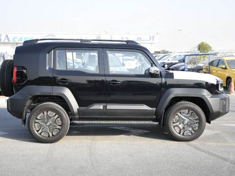 2027 TOYOTA FJ CRUISER 2.7 Litres 4 Cylinders Petrol Engine Black SUV GCC Specs