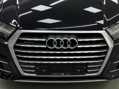 2019 Audi Q7 55 TFSI quattro S 3.0L Turbocharged V6 Petrol Engine Black Brown SUV GCC