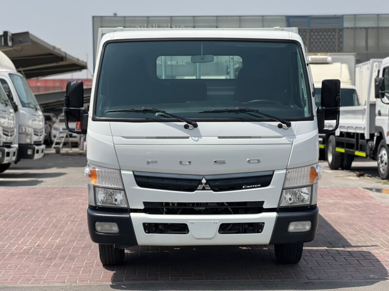 2025 Mitsubishi Canter 14FT Manual 4.2L 4 Cylinders Diesel Engine White Black Truck GCC