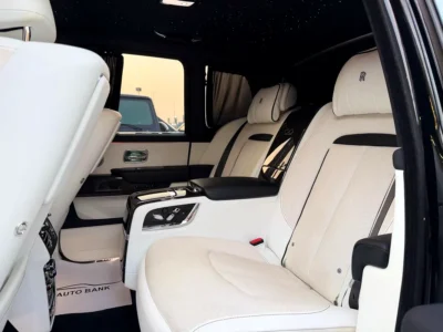 2021 Rolls-Royce Cullinan Black Badge Powerful V12 Engine Black White SUV European Specs