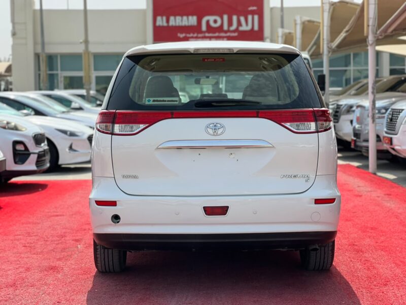 2020 Toyota Previa 8 Seats 2.4 Litres V4 Petrol Engine White Beige SUV GCC Specs Automatic