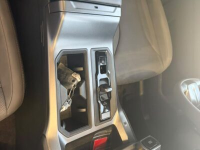 2026 Toyota RAV 4 Luxury 2.5 Litres 4 Cylinders Hybrid Engine Black SUV Chinese Specs