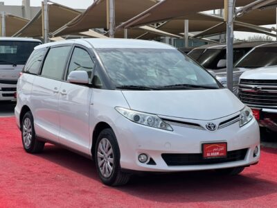 2020 Toyota Previa 8 Seats 2.4 Litres V4 Petrol Engine White Beige SUV GCC Specs Automatic
