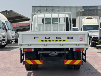 2025 Mitsubishi Canter 14FT Manual 4.2L 4 Cylinders Diesel Engine White Black Truck GCC